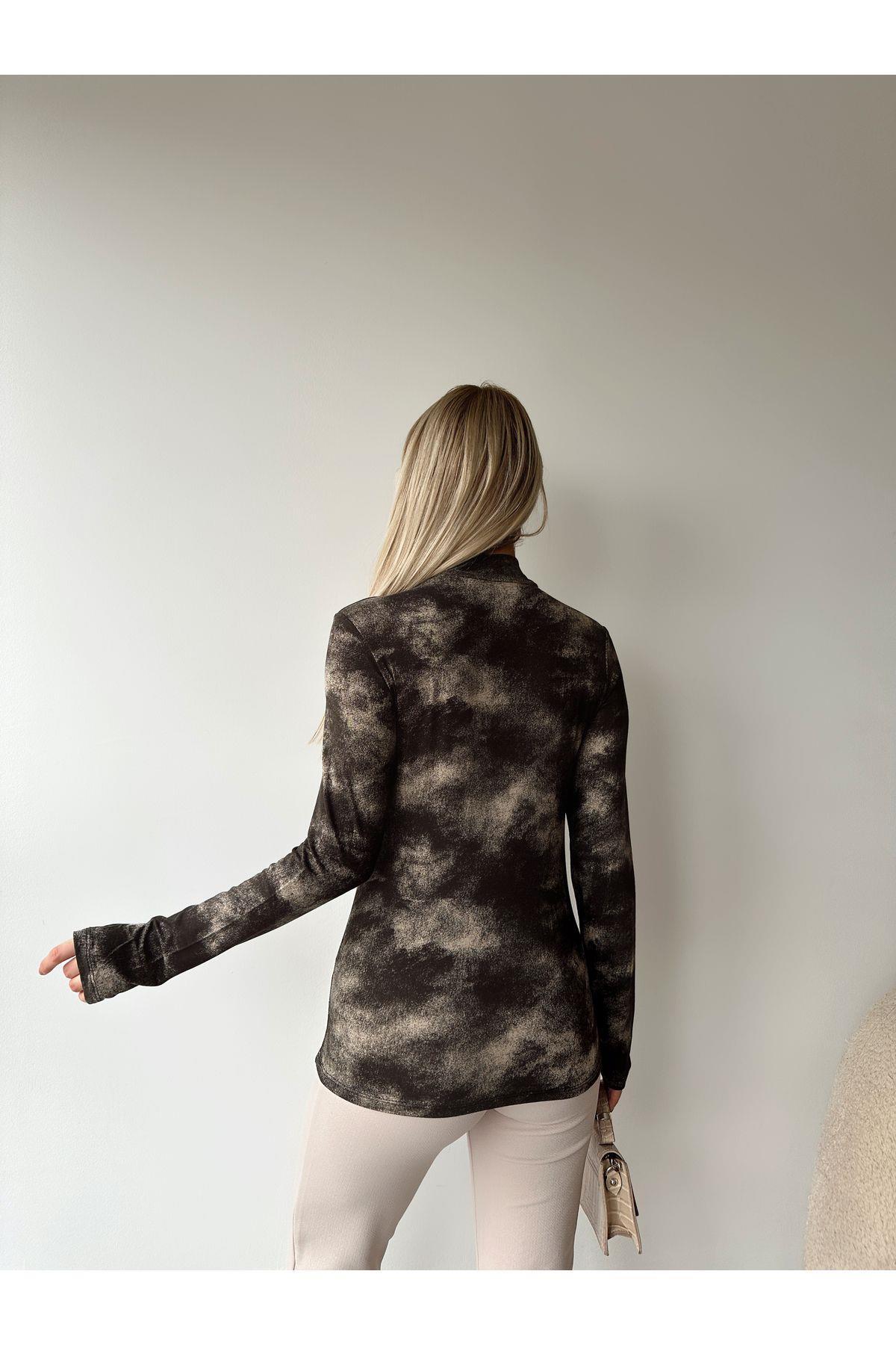 Batik Desen Yarım Balıkçı Uzun Kol Bluz