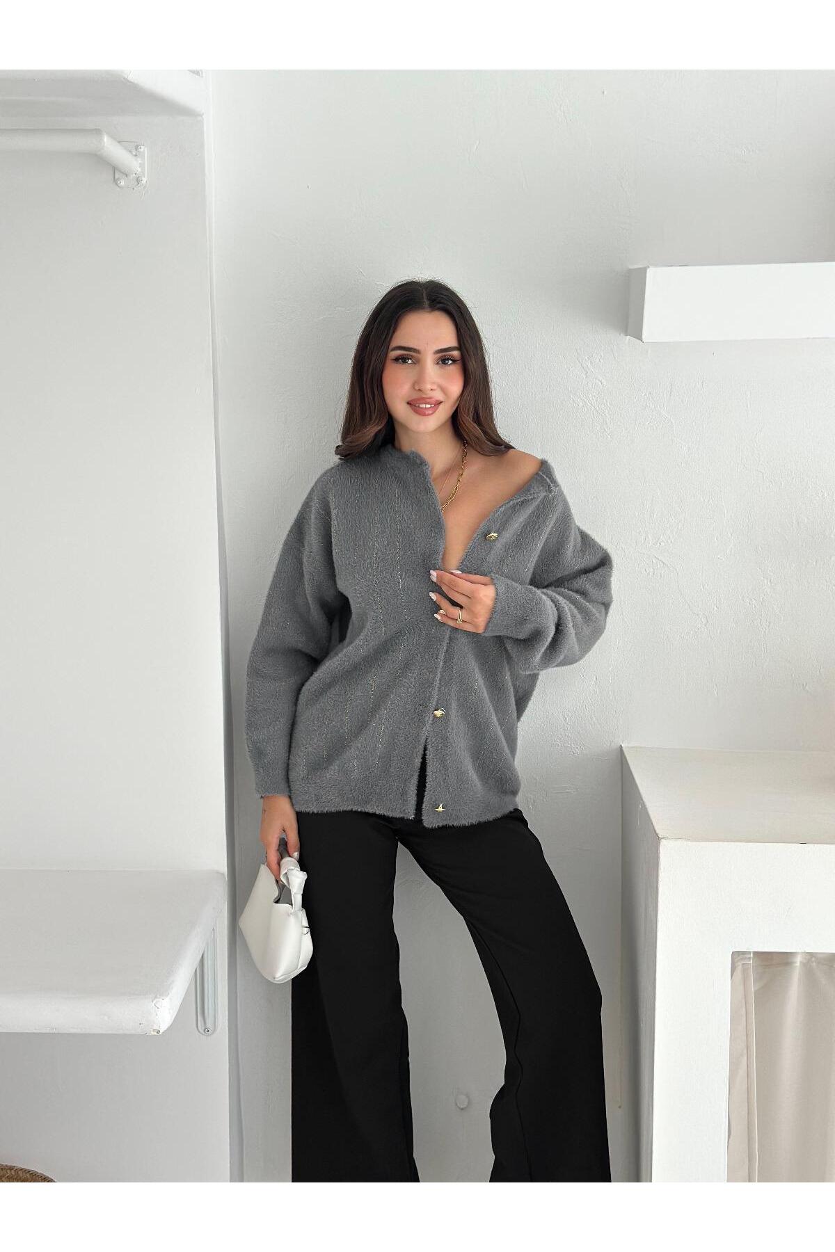 Düğmeli Çizgili Yumuşak Dokulu Triko Hırka