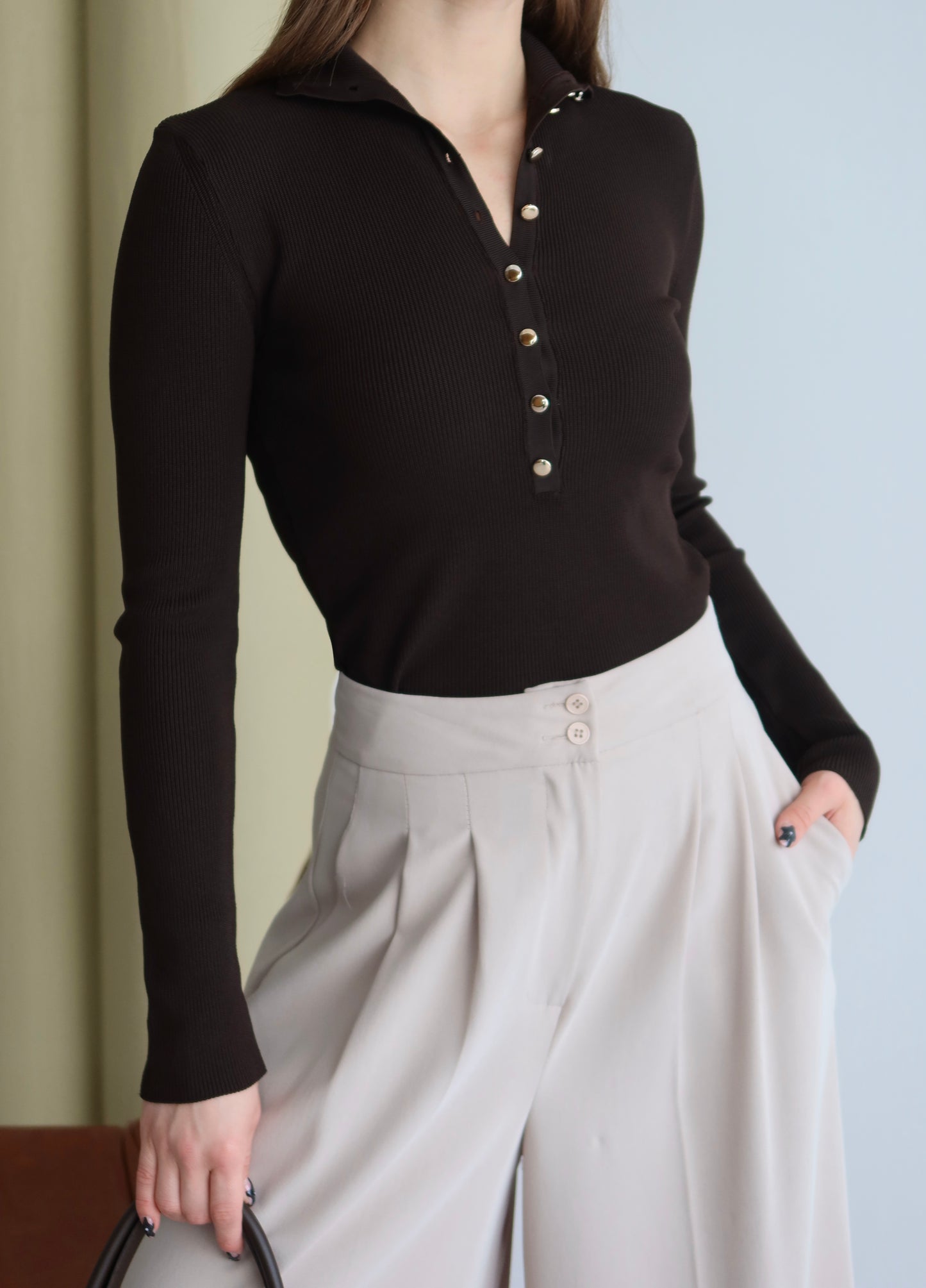 Metal Düğmeli Hakim Yaka (Yarım Balıkçı) Fitilli Triko Kazak