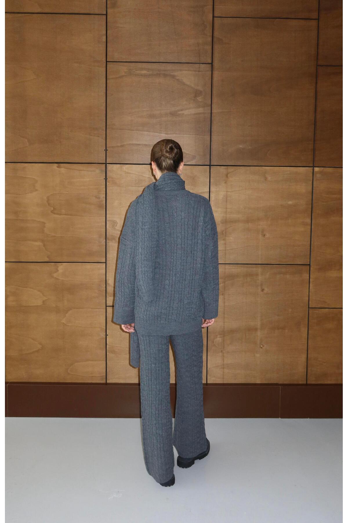 Atkılı Kablo Desenli Oversize Triko Takım