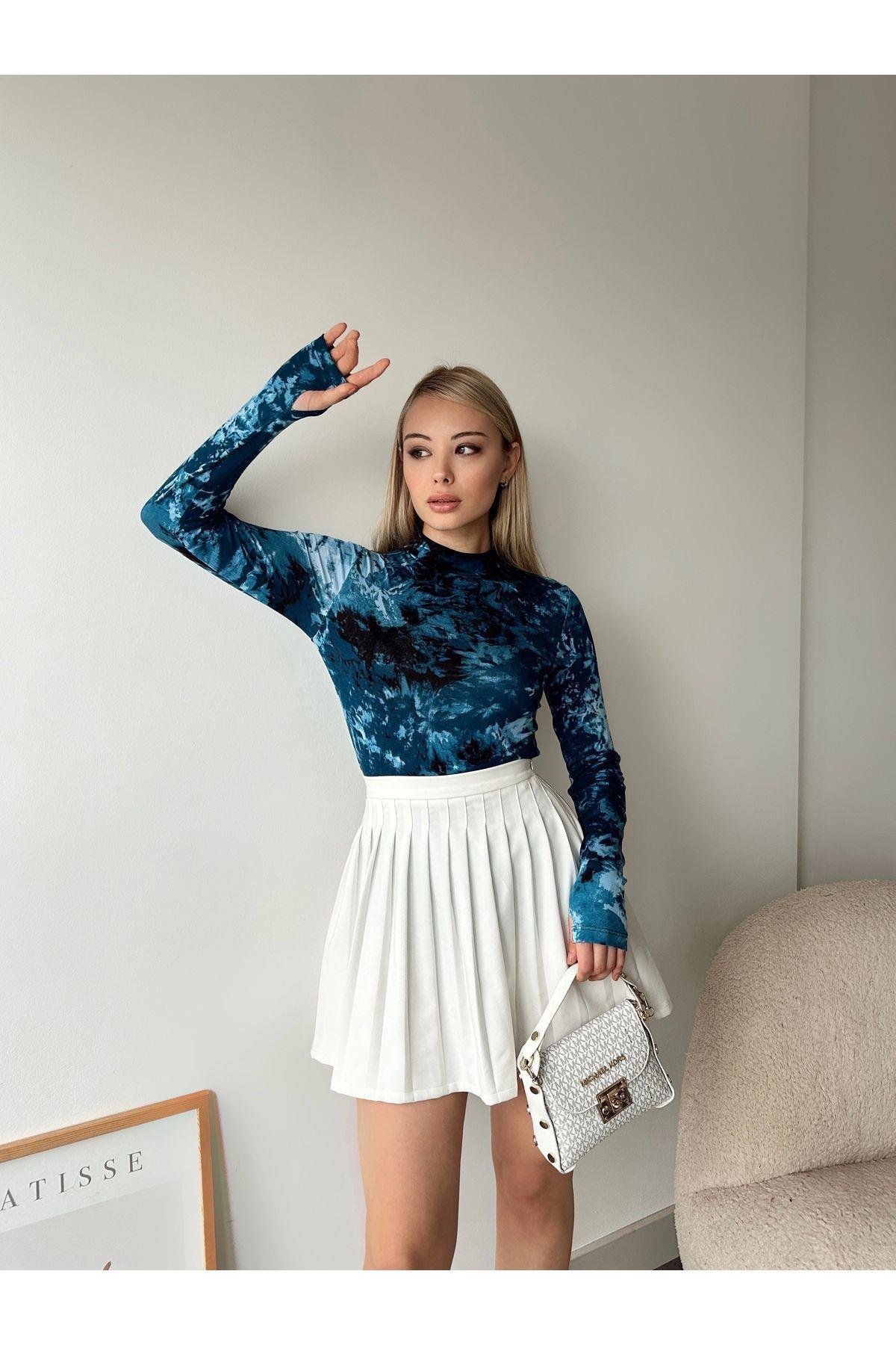Batik Desen Yarım Balıkçı Uzun Kol Bluz