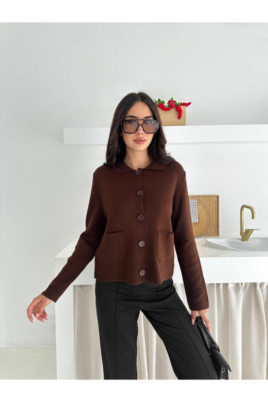 Bebek Yakalı Cepli Düğmeli Kısa Triko Hırka