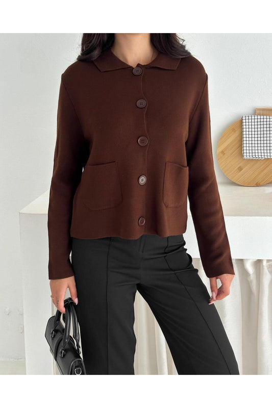 Bebek Yakalı Cepli Düğmeli Kısa Triko Hırka