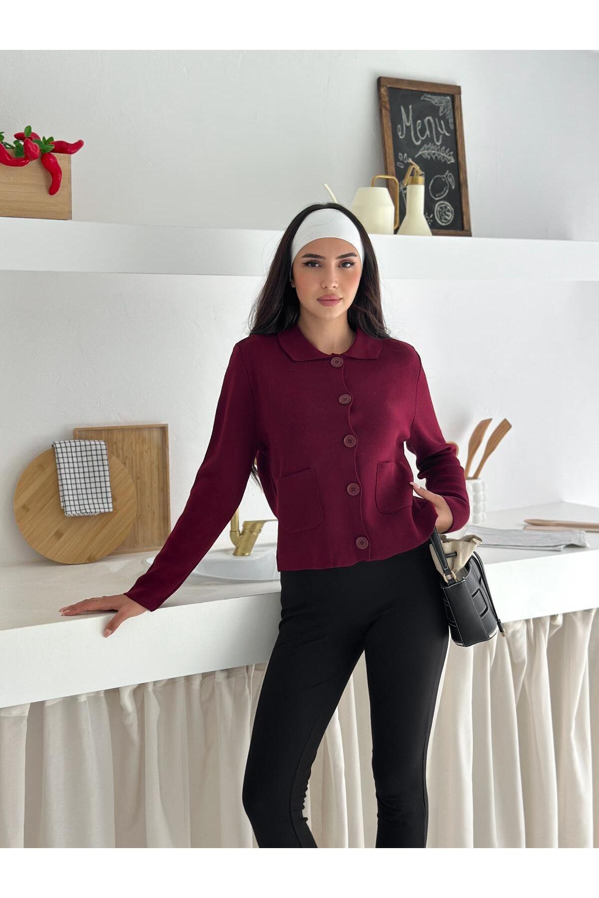 Bebek Yakalı Cepli Düğmeli Kısa Triko Hırka