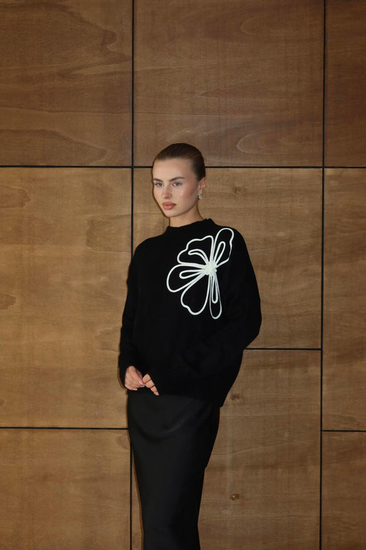 Çiçek Desenli Triko Kazak