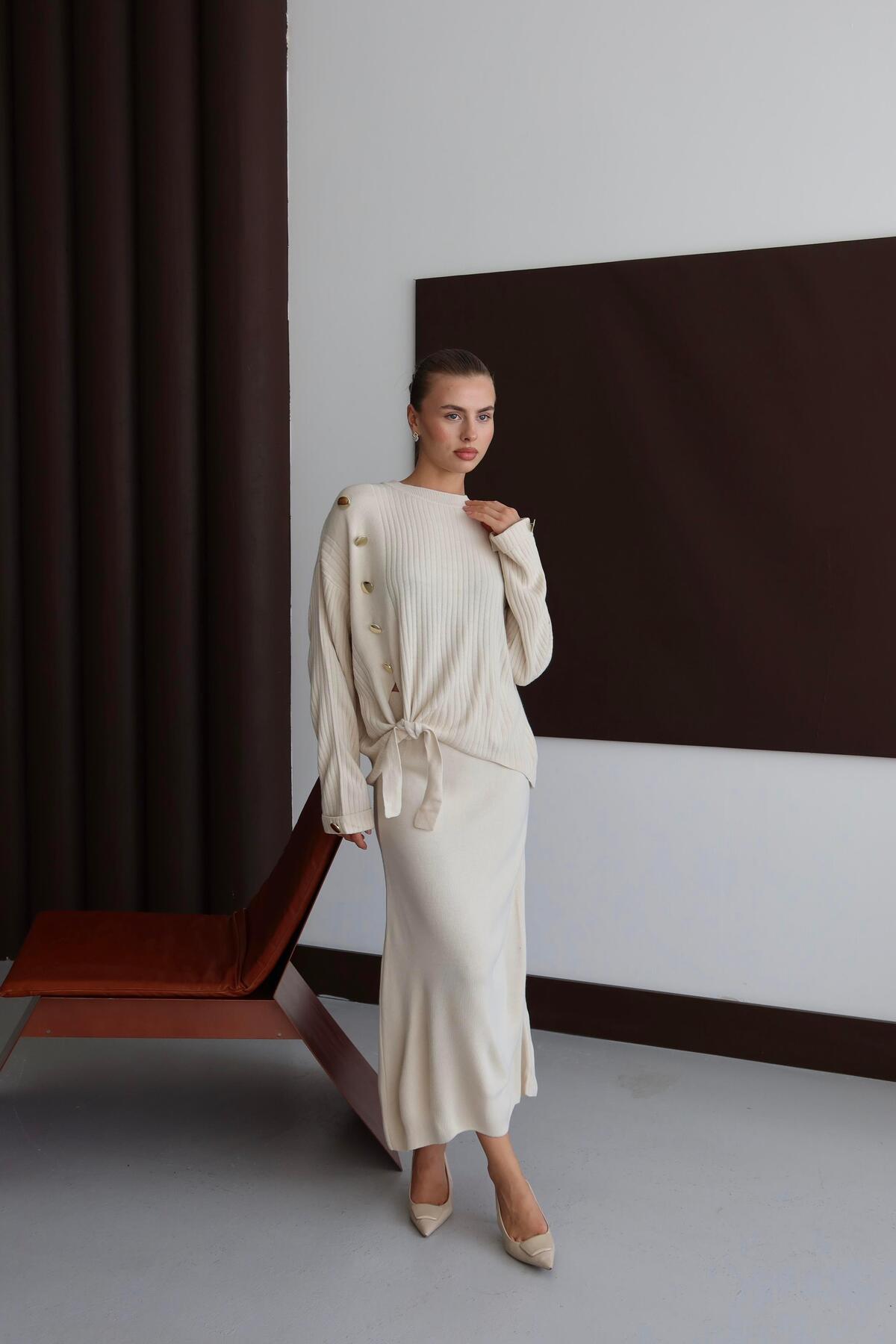 Düğme Detaylı Triko Etek Takım