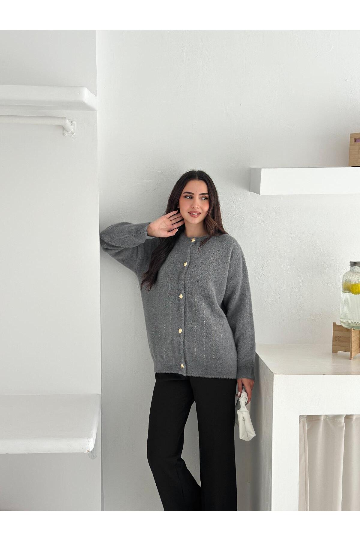 Düğmeli Çizgili Yumuşak Dokulu Triko Hırka