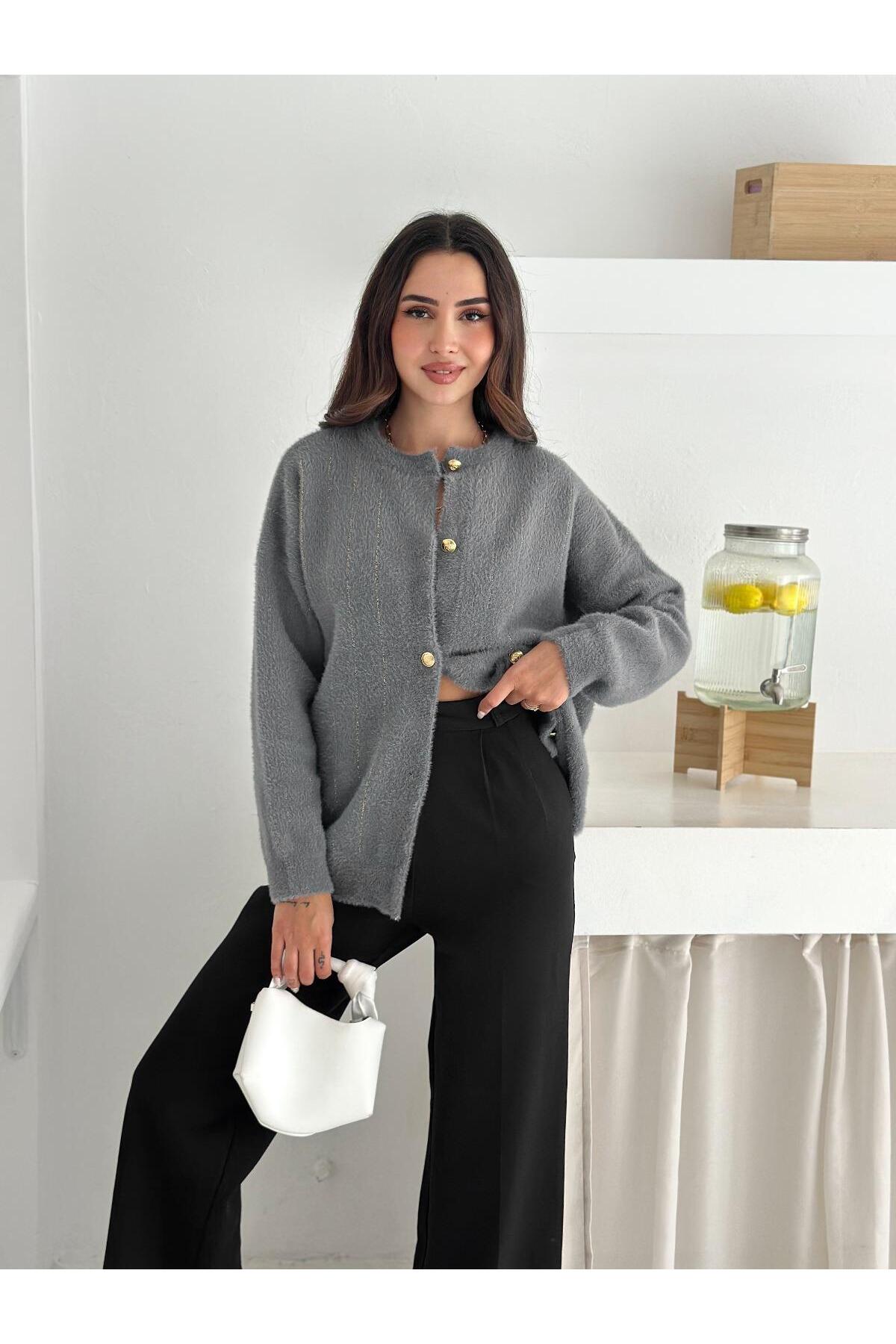 Düğmeli Çizgili Yumuşak Dokulu Triko Hırka