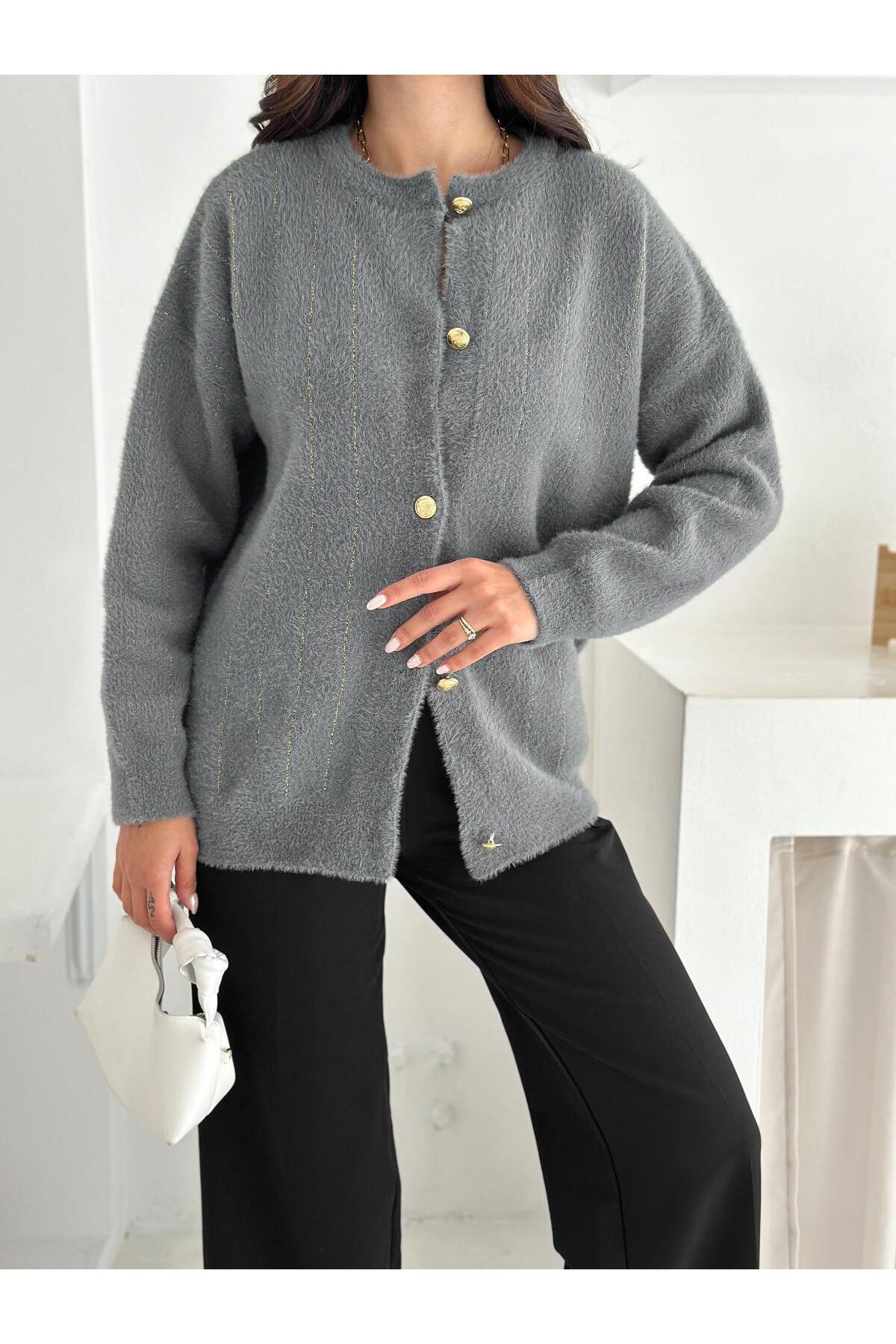 Düğmeli Çizgili Yumuşak Dokulu Triko Hırka