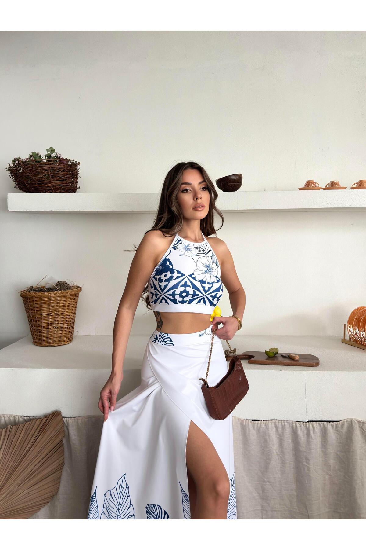Etnik Desenli Mavi Crop ve Yırtmaçlı Maxi Etek Takım
