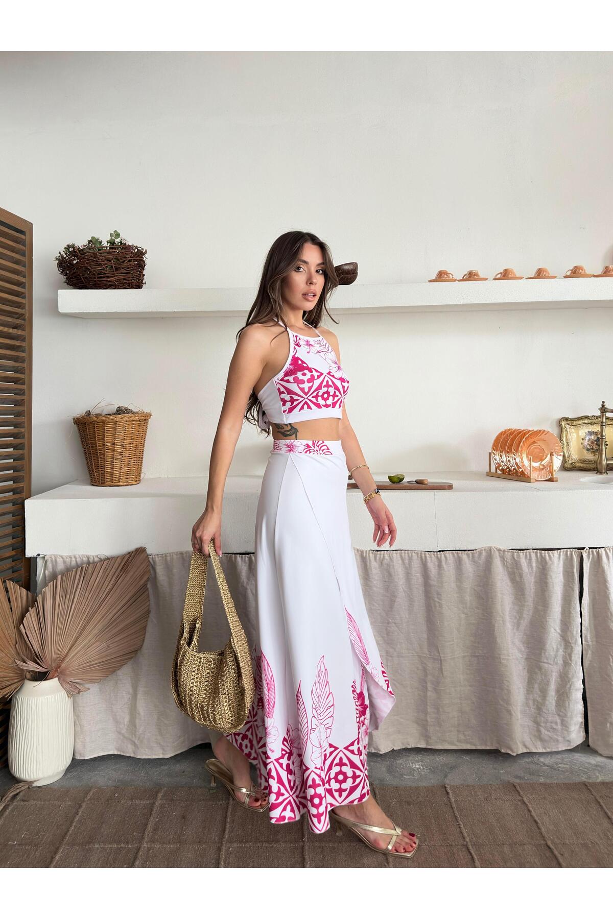 Etnik Desenli Pembe Crop ve Yırtmaçlı Maxi Etek Takım