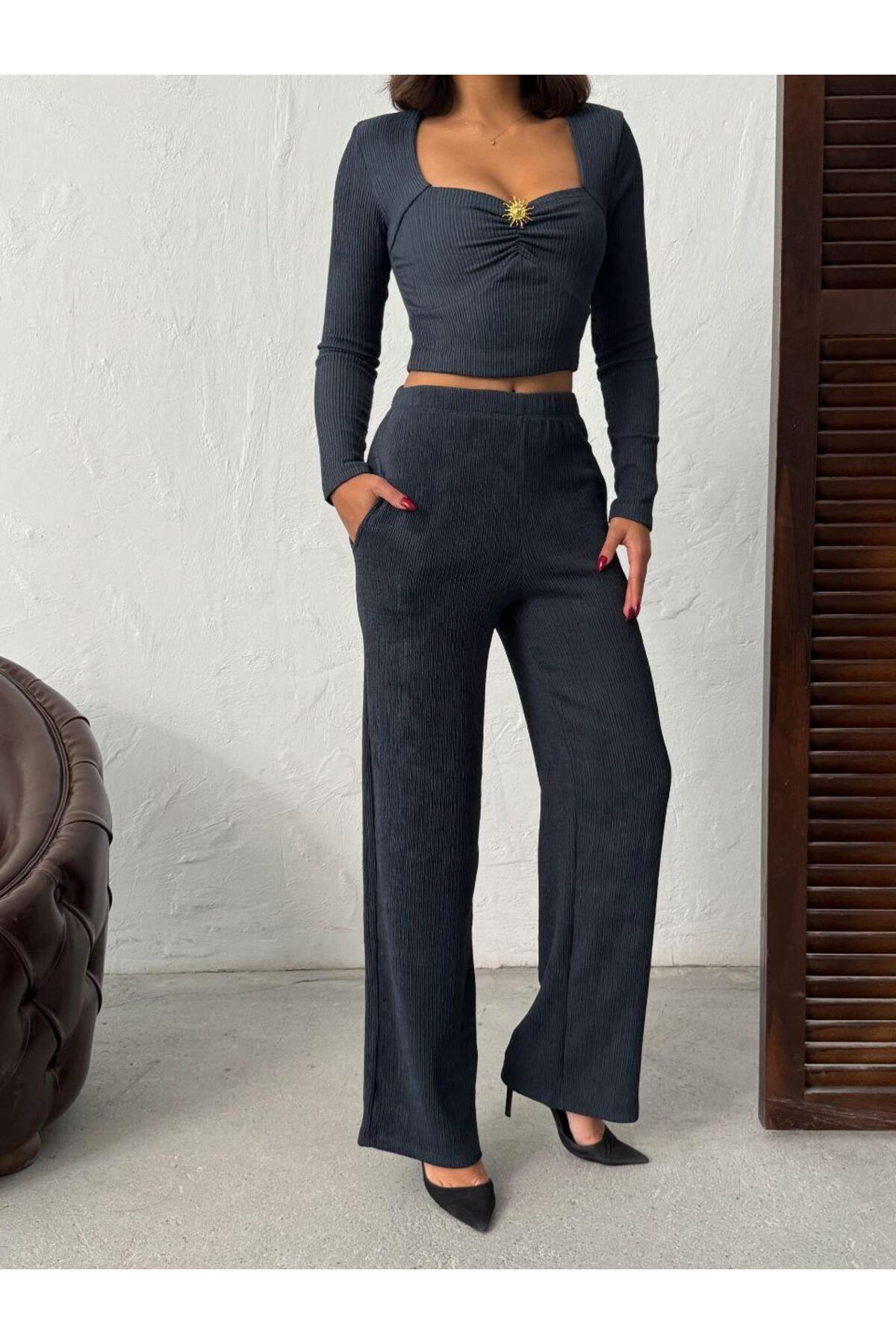 Güneş Broşlu Meloni Kumaş Kare Yaka Crop Alt-Üst Takım