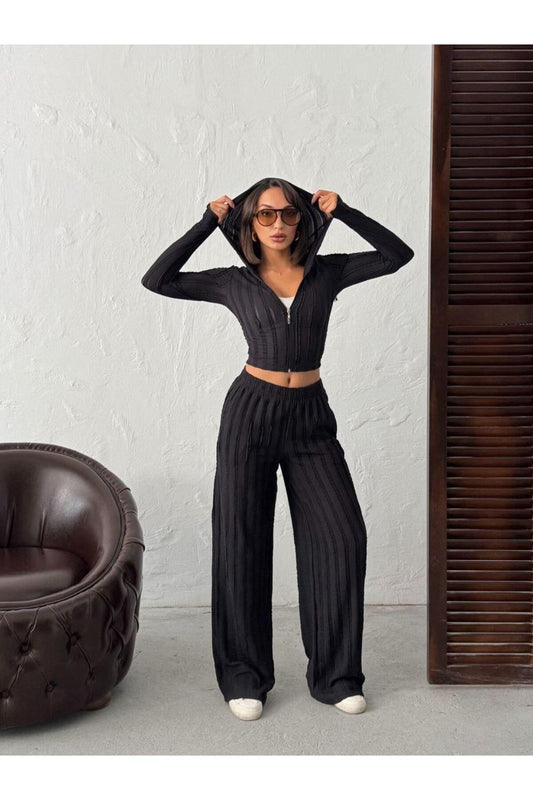 Parmak Geçmeli Kapüşonlu Crop Hırka & Geniş Paça Pantolon Dokulu Takım
