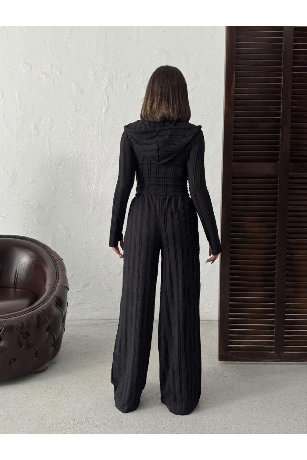 Parmak Geçmeli Kapüşonlu Crop Hırka & Geniş Paça Pantolon Dokulu Takım