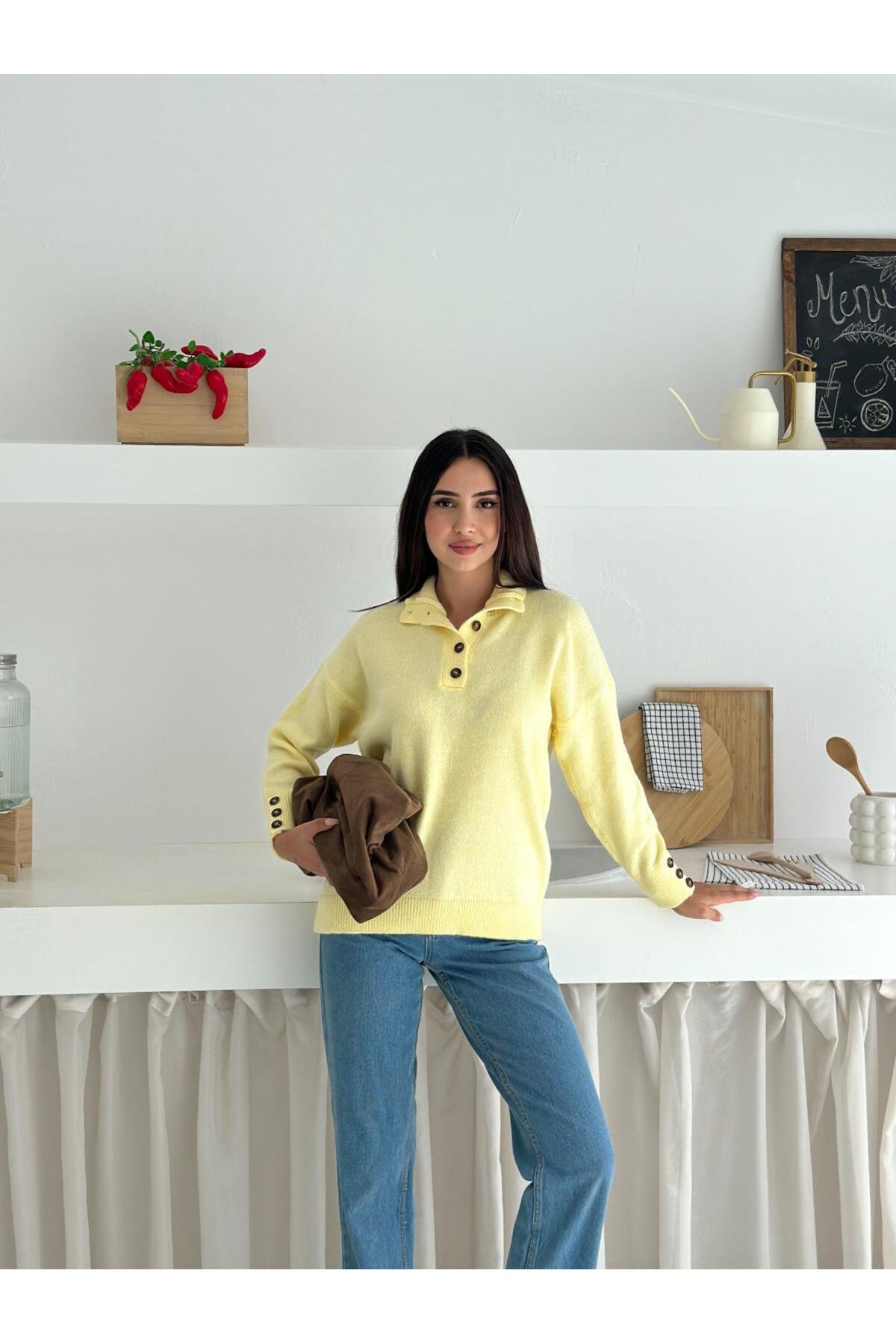 Polo Yaka Yarım Pat Kol Düğme Detay Triko Kazak