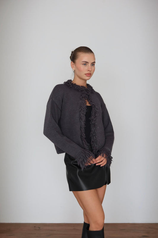 Püskül Detaylı Triko Hırka