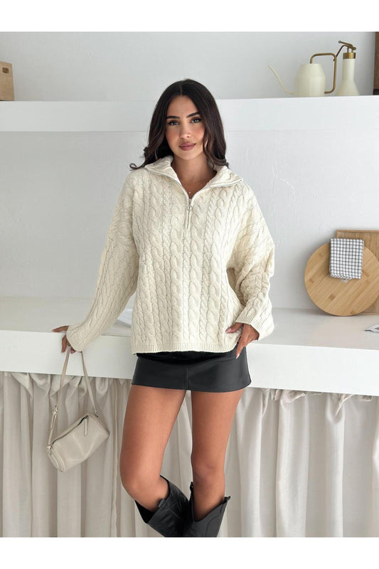 Saç Örgü Desenli Yarım Fermuarlı Dik Yaka Triko Kazak
