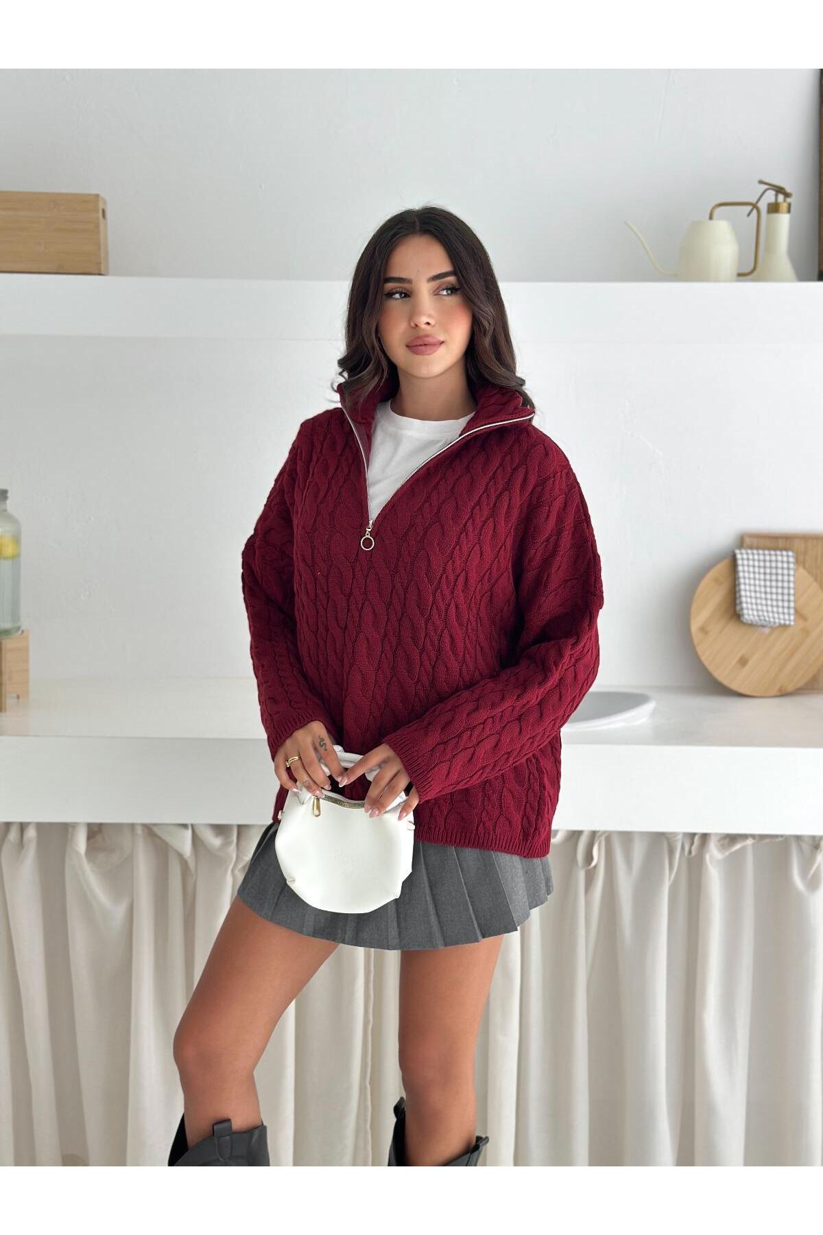 Saç Örgü Desenli Yarım Fermuarlı Dik Yaka Triko Kazak