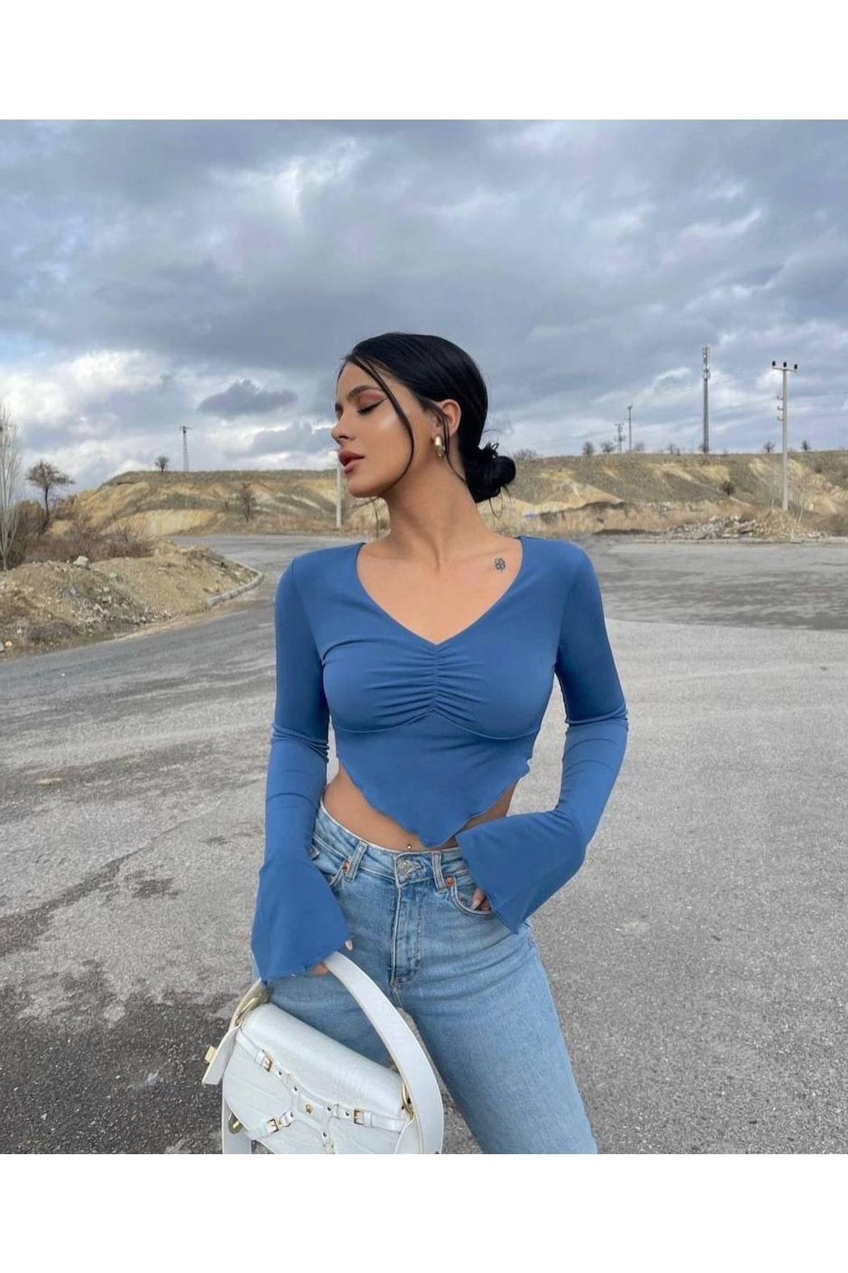 Sırt Dekolteli Zincir Detaylı Crop