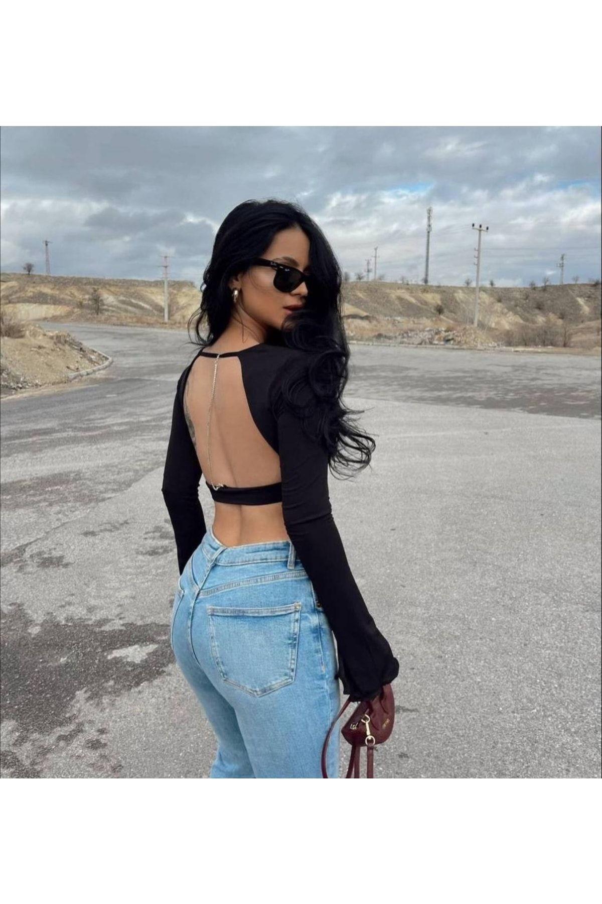 Sırt Dekolteli Zincir Detaylı Crop