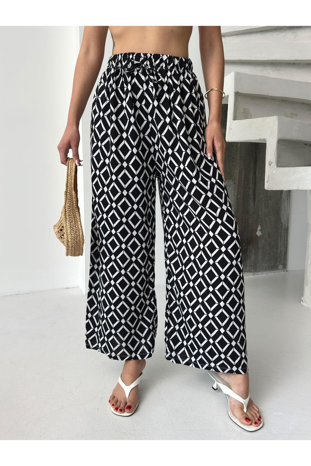 Siyah Geometrik Desenli Bol Paça Pantolon