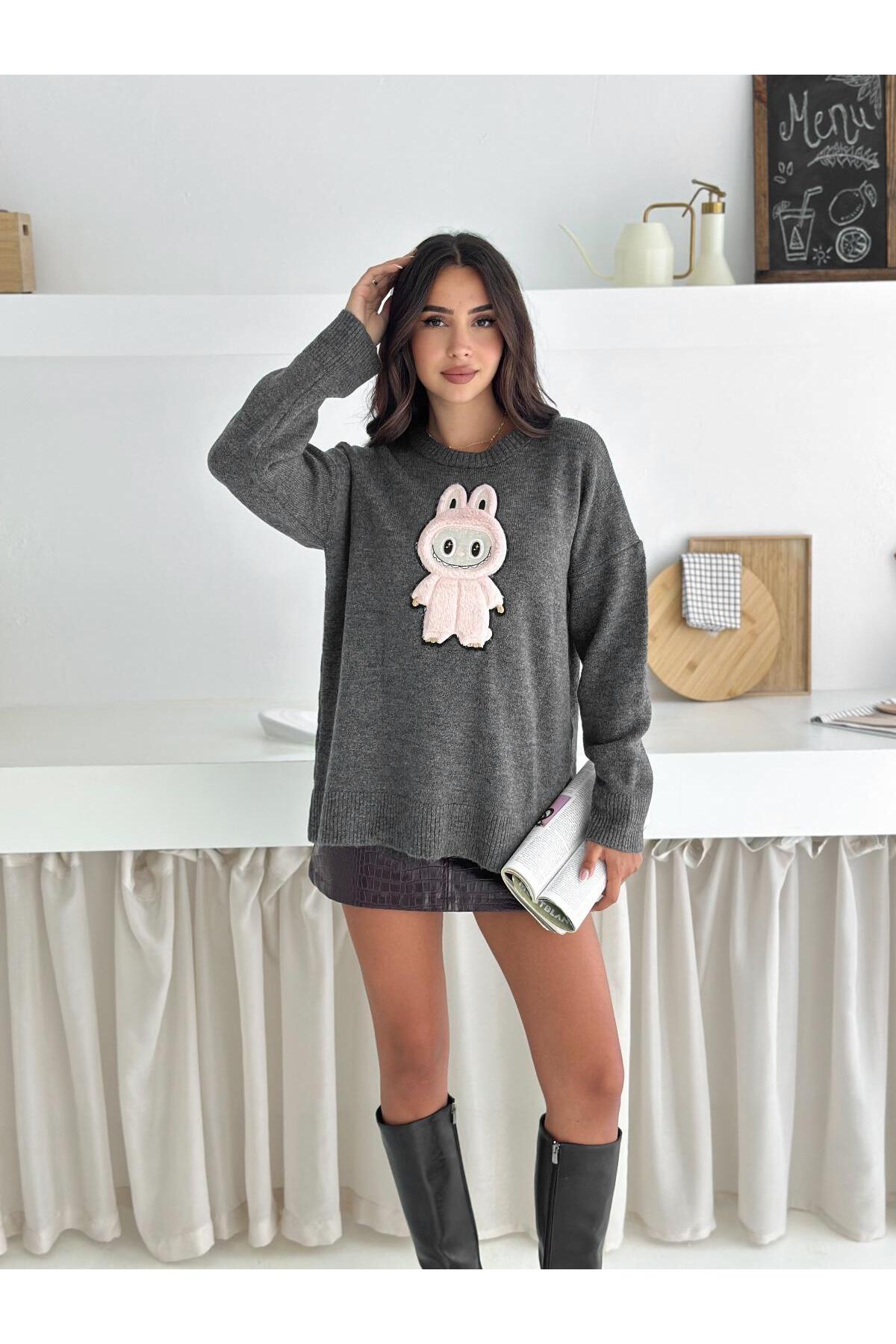 Tavşan Figürlü Oversize Bisiklet Yaka Triko Kazak