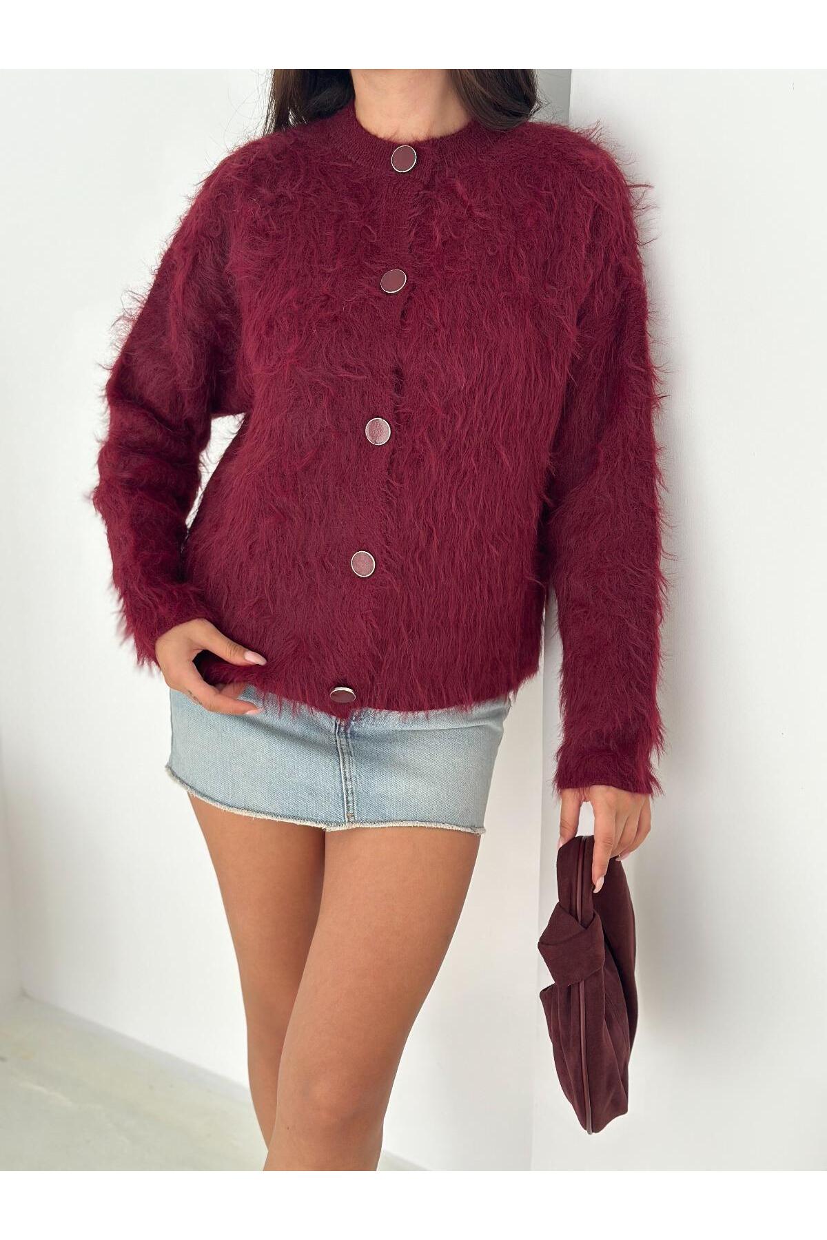 Tüylü Dokulu Bisiklet Yaka Büyük Düğmeli Triko Hırka