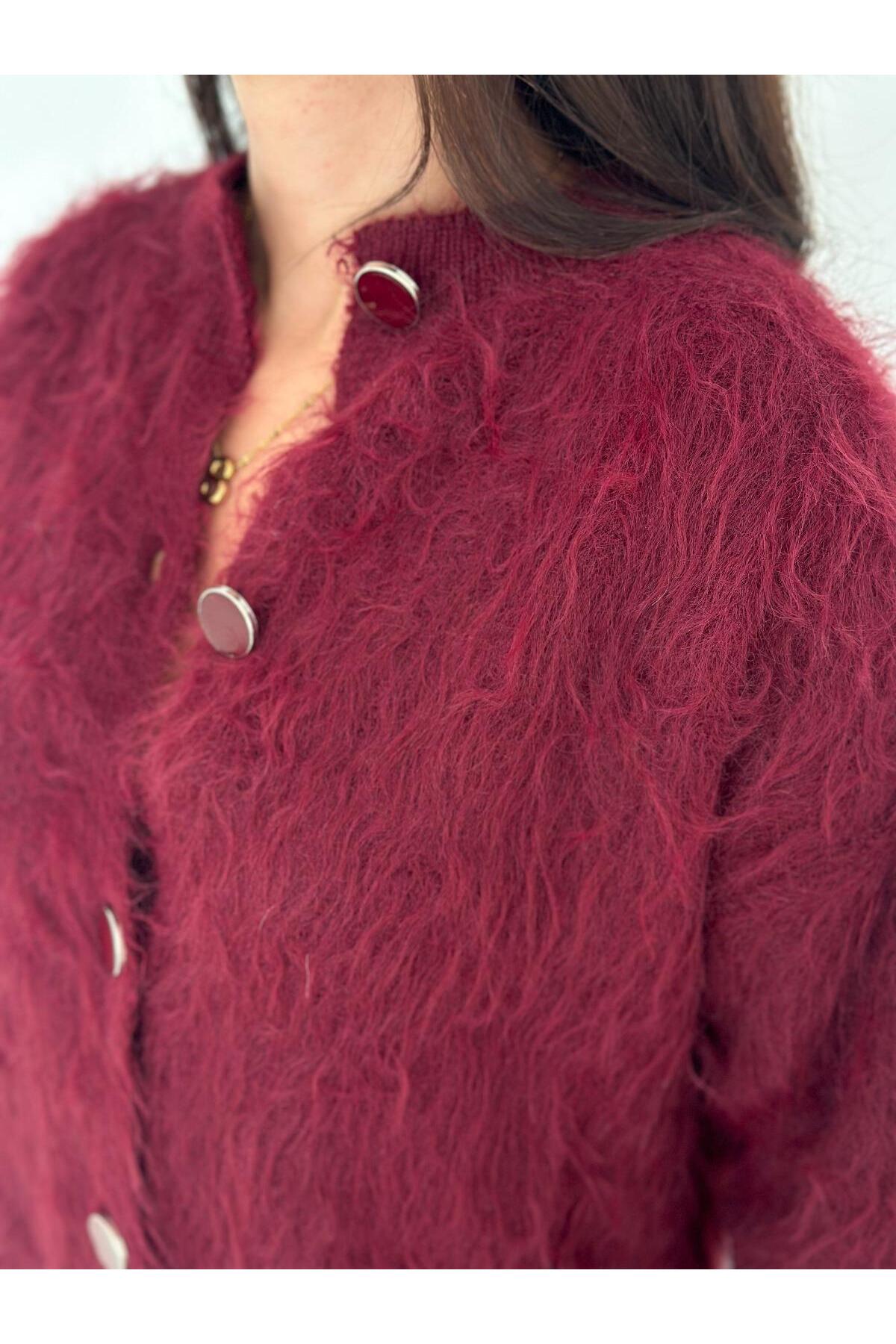 Tüylü Dokulu Bisiklet Yaka Büyük Düğmeli Triko Hırka